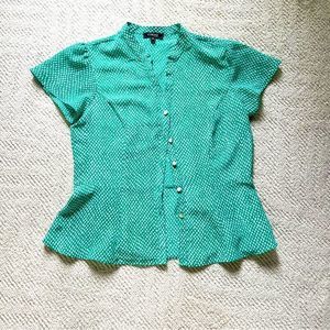 Elementz Petite Medium Blouse Green and white print Cream Buttons Short Sleeved